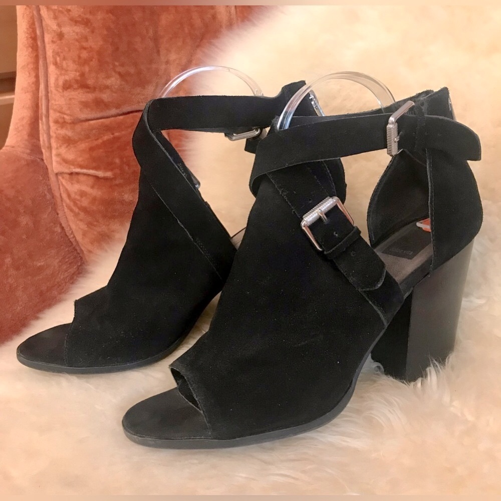 Dolce Vita Black Faux Suede Cross Over Strap Silver Buckles 4in Heels Size 9.5